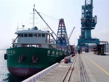 Complexo portuário de Zhuhai na China