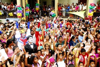 Foliões na Matinê da FAFI - Carnaval 07-03-11