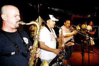 Fanfarra se apresentando na Praça Oito - Carnaval - 07-03-2011