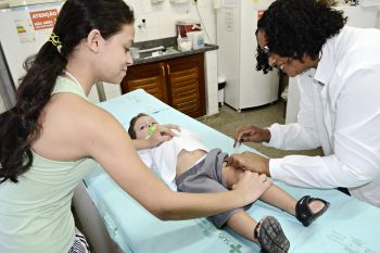 Vacinação contra gripe em 28 unidades de saúde e 12 postos extras