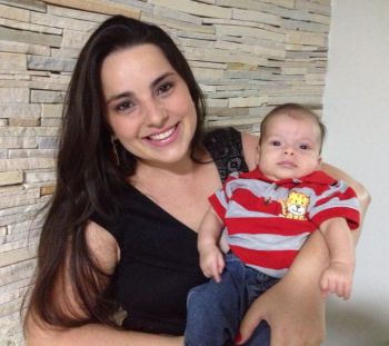Fernanda Sartório com filho Lucas