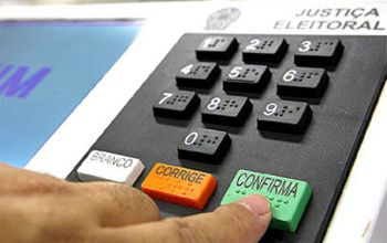 Votação em urna eletrônica