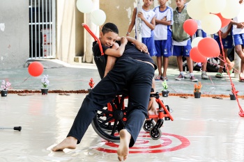 Apresentação de Dança A Caverna