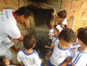 Crianças do Cmei visitam comunidade Quilombola