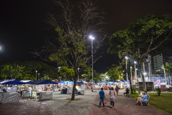 Iluminação na Praça dos Namorados