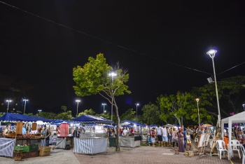 Iluminação na Praça dos Namorados