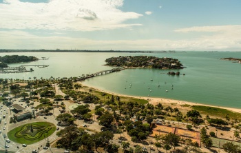 Praça dos Desejos com mar ao fundo (Vista do Hotel Sheraton