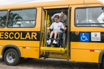 ÔNIBUS ACESSÍVEIS PARA TRANSPORTE ESCOLAR