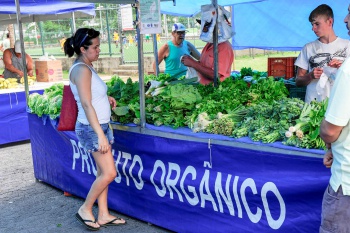 Feira de Produtos Orgânicos na Praça Nilza Mendes - Jardim Camburi