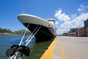 Transatlântico MAASDAM no porto de Vitória