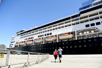 Transatlântico em Vitória MAASDAM