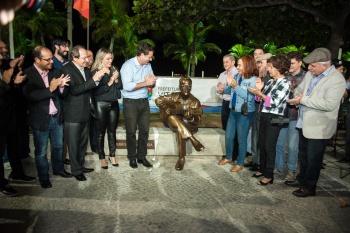 Inauguração da estátua de Maurício de Oliveira