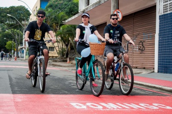Ciclistas inauguram ciclofaixa que liga Fradinhos à Beira-Mar