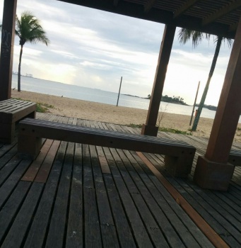 Deque da praia de Camburi