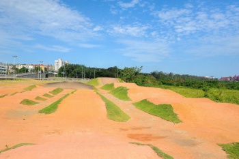 Pista de bicicross no Parque Zé da Bola