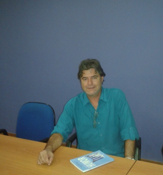 escritor Marcos Arrébola