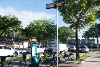 Placas de Captação de Energia Solar na estação do Bike Vitória