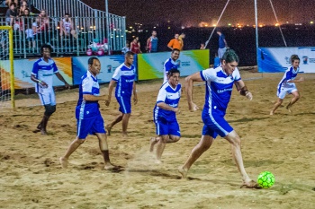 Jogo das Estrelas de Beach Soccer na abertura da Arena Vitória Verão