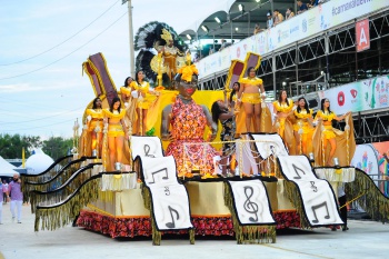 Desfile da Escola de Samba Chegou o que Faltava no Carnaval 2018