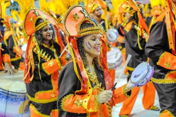 Desfile da Escola de Samba Novo Império no Carnaval 2018