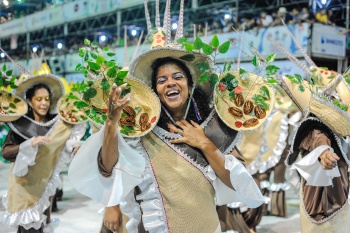 Desfile da Escola de Samba Novo Império no Carnaval 2018