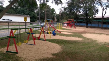 Pintura e a manutenção nos brinquedos da Emef Experimental de Vitória Ufes em Goiabeiras