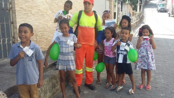 Crianças do Cajun Jaburu participam de ação educativa sobre descarte de lixo na colônia de férias 2019