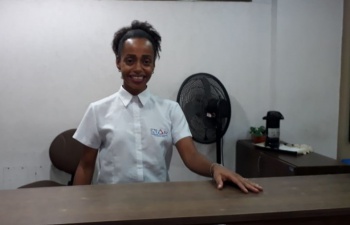 Leilane Santos do Nascimento é recepcionista na Câmara Municipal há 3 meses