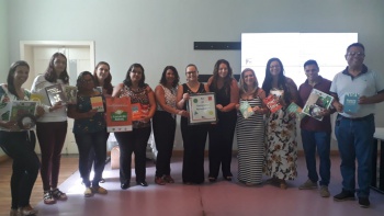 Educadores recebem kits pedagógicos de projeto em parceria com Fundação Abrinq