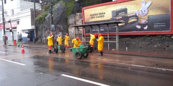 limpeza de ruas pós-chuva