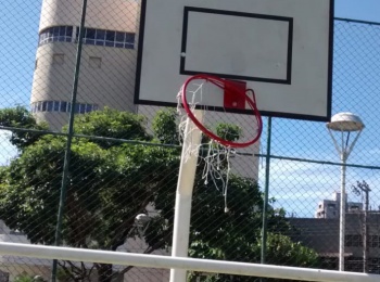 Vandalismo em aro de basquete na quadra de esportes de Bento Ferreira