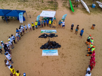 Projeto Praia Limpa tem participação de aproximadamente 200 pessoas