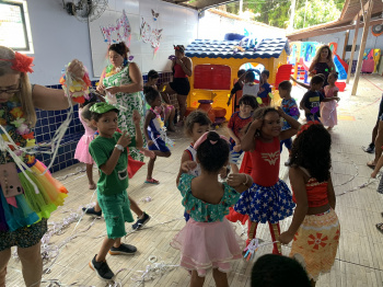 Baile de carnaval no Cmei Jacy Alves Fraga
