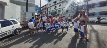 Crianças fazem Caminhada contra Dengue no bairro do Quadro em Vitória
