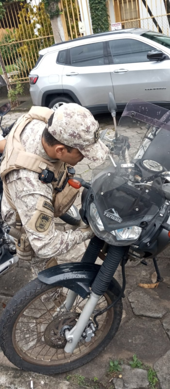 Guarda Municipal de Vitória apreende motocicleta furtada em Jardim Camburi