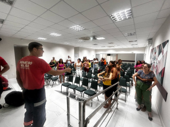 Trabalhadores do Sistema Único de Assistência Social recebem treinamento de primeiros socorros
