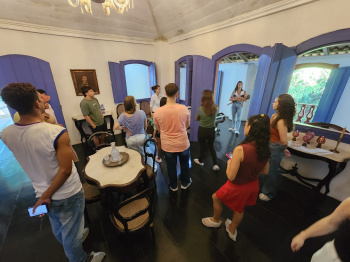 Acolhidos do Abrigo1 visitam museu Solar Monjardimnimais