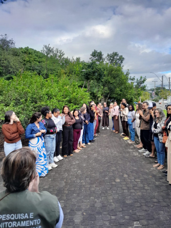 Formação com educadoras da EMEF Marieta Escobar sobre ecossistema da restinga