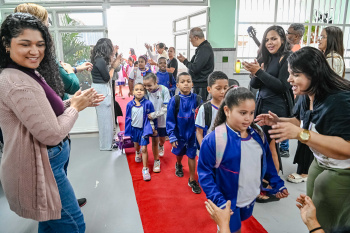 Primeiro dia de aula da EMEF Paulo Roberto no Morro São Benedito