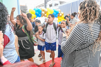 Primeiro dia de aula da EMEF Paulo Roberto no Morro São Benedito