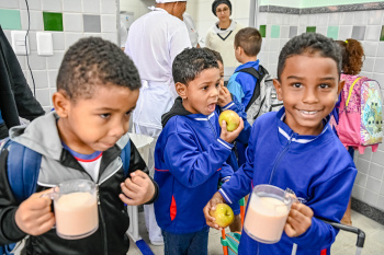 Primeiro dia de aula da EMEF Paulo Roberto no Morro São Benedito