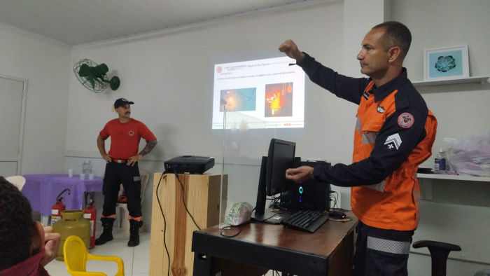 Curso Práticas de Segurança Doméstica no Cras do Centro de Vitória