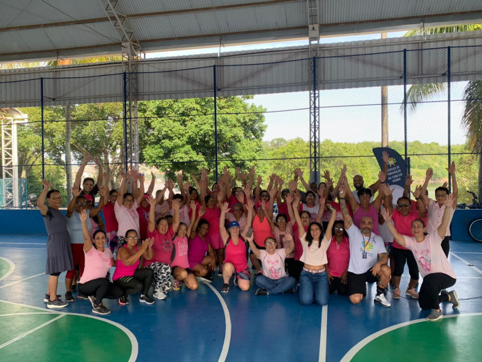 Outubro Rosa: Saúde e Assistência Social de Vitória promovem ação de integração comunitária