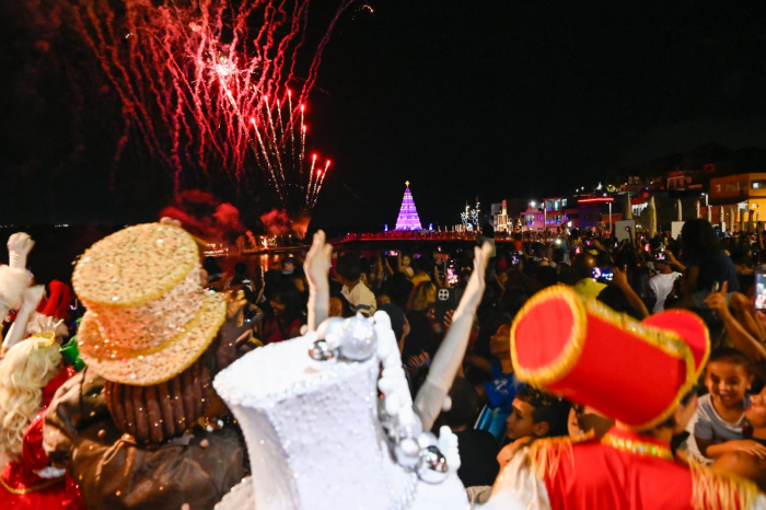 Natal de Encantos: abertura da temporada mais iluninada do ano leva emoção para a Ilha das Caieiras