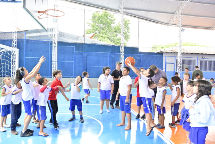 Entrega da reforma das quadras da Emef Juscelino Kubitschek