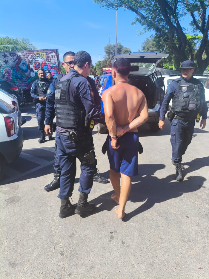 Dois foragidos da Justiça são presos pela Guarda de Vitória no intervalo de uma hora