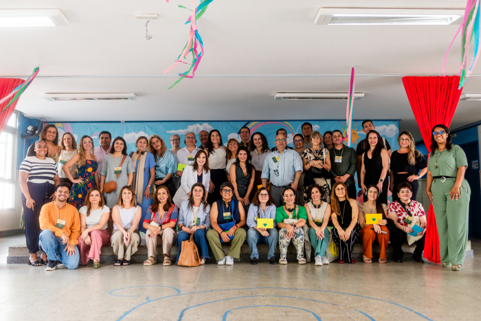 Comitiva internacional visita CMEIs e EMEFs de Vitória para imersão