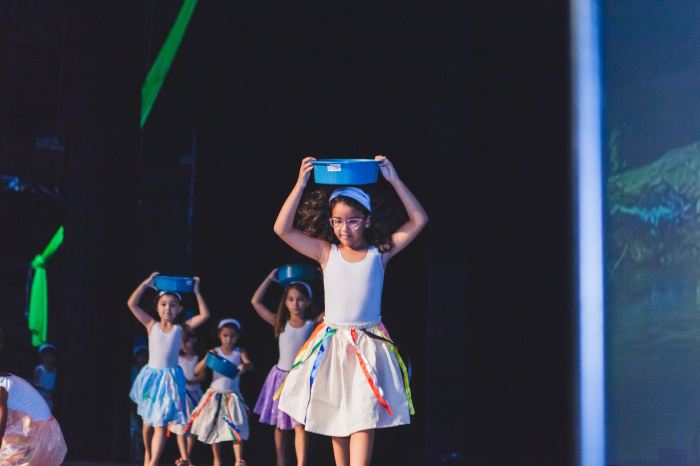 Crianças do CMEI Cida Barreto encantam famílias em espetáculo artístico cultural no Teatro da Ufes