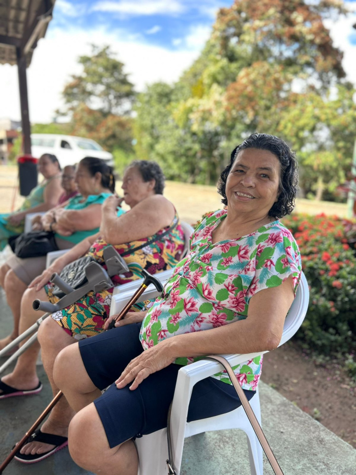 Dona Elvaci no café da manhã em comemoração ao Dia das Mães no Cras Santa Martha
