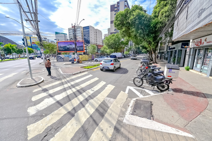 Nova ligação entre Praia do Canto e Santa Lúcia - Local das futuras obras na Rua Aleixo Neto